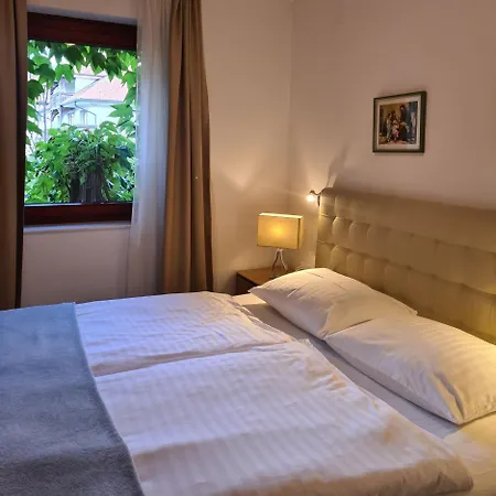 Gaja 公寓式酒店 3*