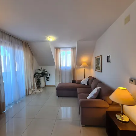 Gaja 3* Μπλεντ